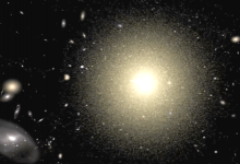 合并了一对尘埃形成星系发现距离我们有130亿光年