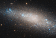NASA ESA哈勃太空望远镜拍摄了一张名为NGC 4455的精美照片