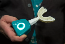 Y-Brush的奇特牙刷可以保证极短的刷牙时间
