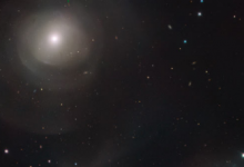 VLT发现两个相互作用的星系