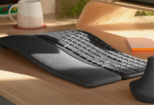 罗技的K860人体工学分体式键盘让你手腕感到舒适