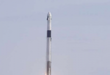 SpaceX没有航天飞机机组人员乘坐特斯拉的火箭