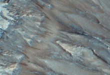 研究表明火星表面咸 富含矿物质的水可能已经被微生物占据