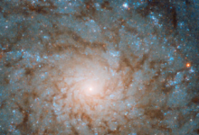 哈勃仔细观察了令人惊叹的螺旋星系NGC 4689