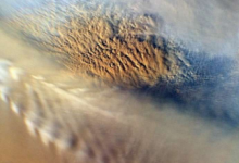 火星的大气层非常稀薄密度约为我们在地球上的密度的一百分之一