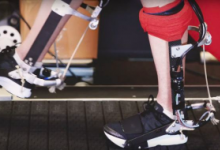 工程师测试了动力十足的踝关节外骨骼以简化跑步过程