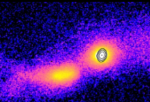 天文学家第一次拍摄到从碰撞星系喷出的喷气机