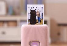 Instax Mini的最新功能可让您在照片上进行数字涂鸦