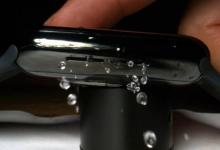 观看Apple Watch以真正的慢动作喷射水