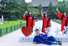 北京大学2020届毕业生通过网络参加了云毕业典礼
