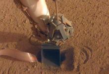 NASA的InSight着陆器一直在使用其机械臂来帮助热探针进入火星