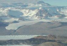 南极砂岩中记录的古代山脉揭示了与全球事件的潜在联系