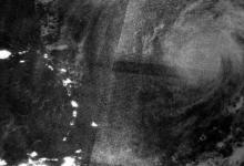 卫星捕捉了泰迪飓风的夜景
