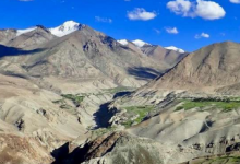 喜马拉雅岩的磁性揭示了该山的复杂构造历史