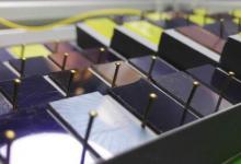 麻省理工学院研究人员将注意力集中在更耐用的钙钛矿太阳能电池上