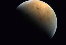 阿联酋希望探测器发布了第一张红色星球之家的照片