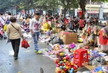 日常生活：摆地摊是什么梗