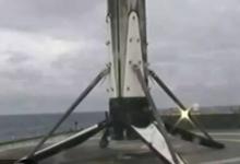 SpaceXFalconHeavy中心核心在滑入深渊之前卡住着陆