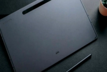 三星 TAB S8 ULTRA 倾斜至带有 2 个摄像头的带缺口显示屏