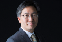 2月17日耶鲁学院院长马文春卸任重返研究与教学